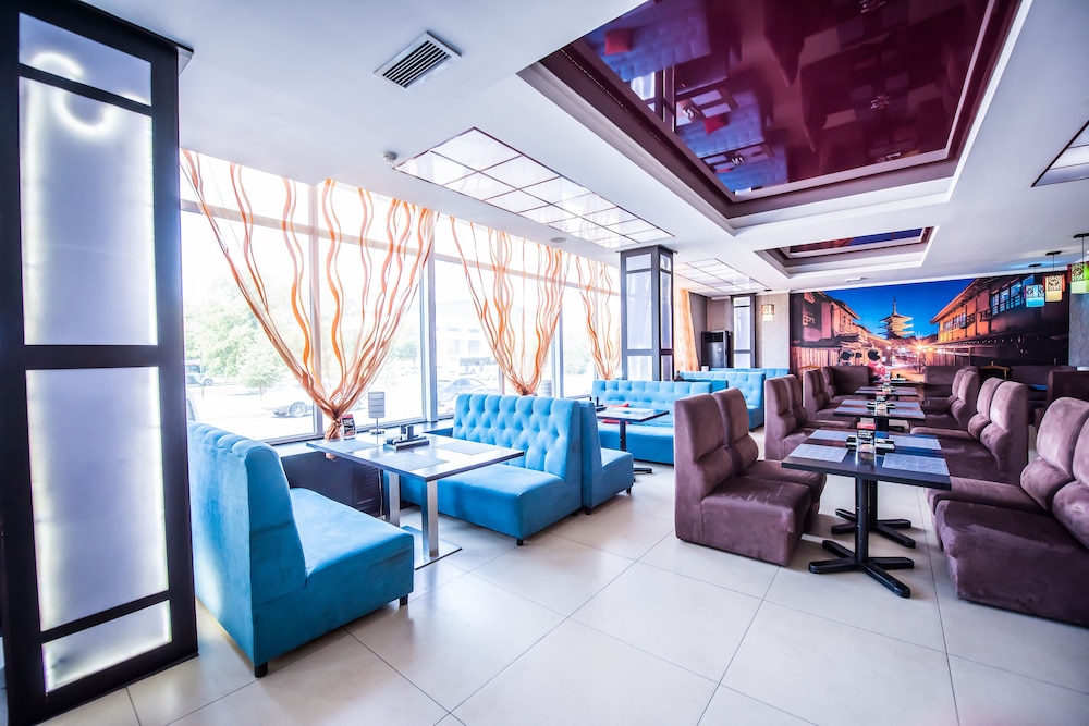 G Empire Hotel 50/66