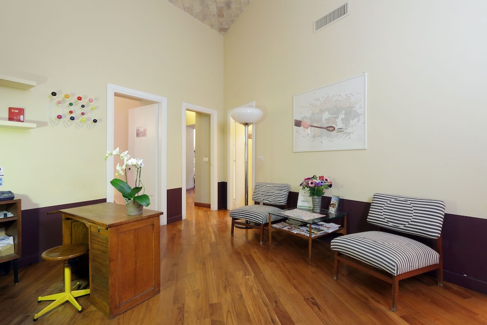 Mecenate Rooms 23/37