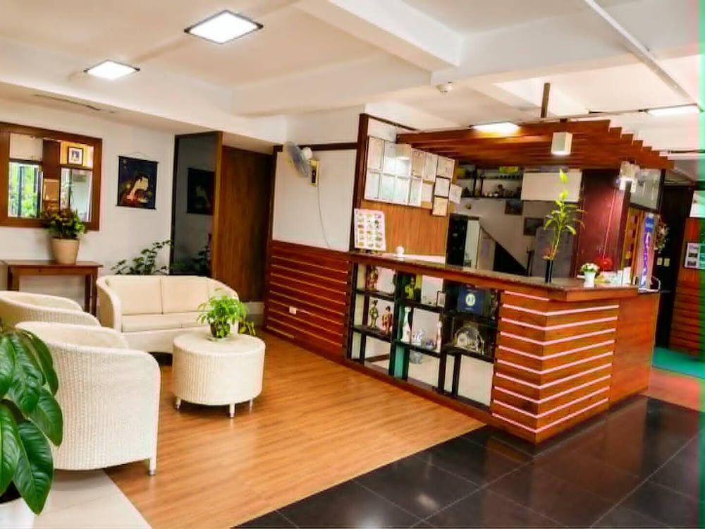 Axis Pension Hotel 10/50