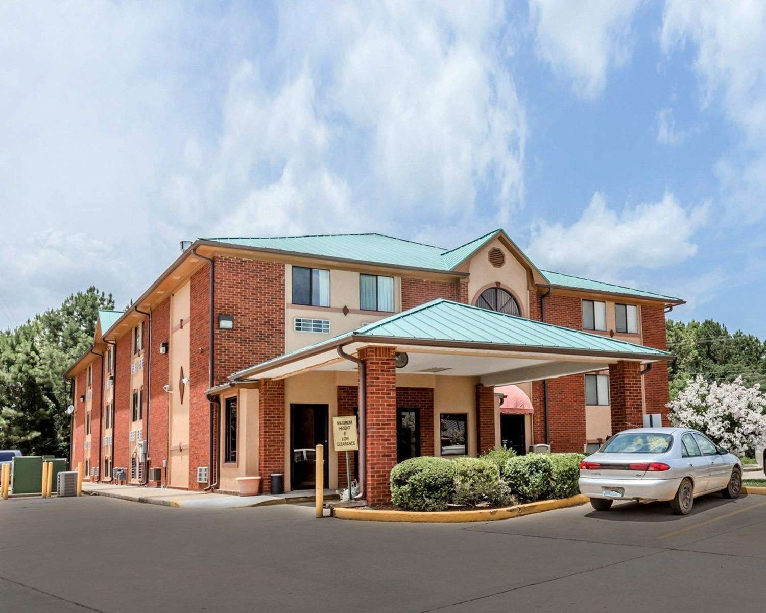 Quality Inn Pell City I-20 exit 158 6/37