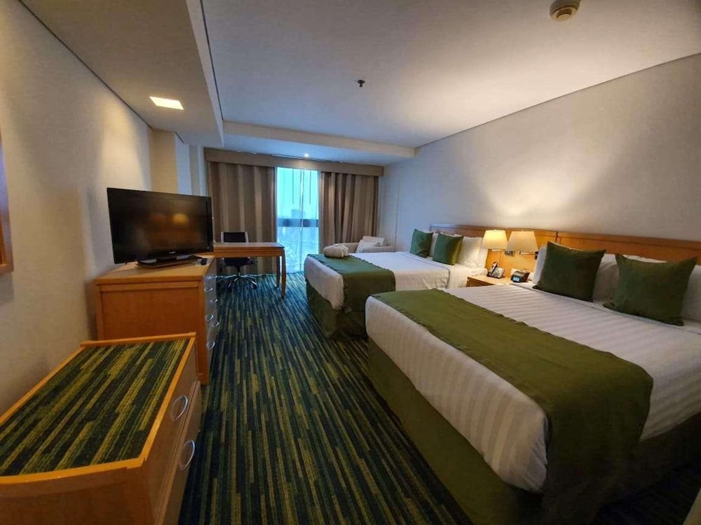 EXECUTIVE, 2 DOUBLE BEDS