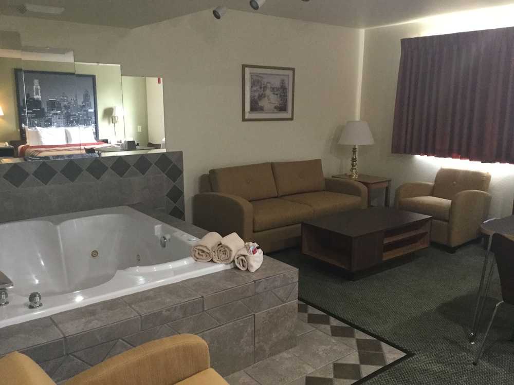 Super 8 by Wyndham West Middlesex/Sharon Area 31/42
