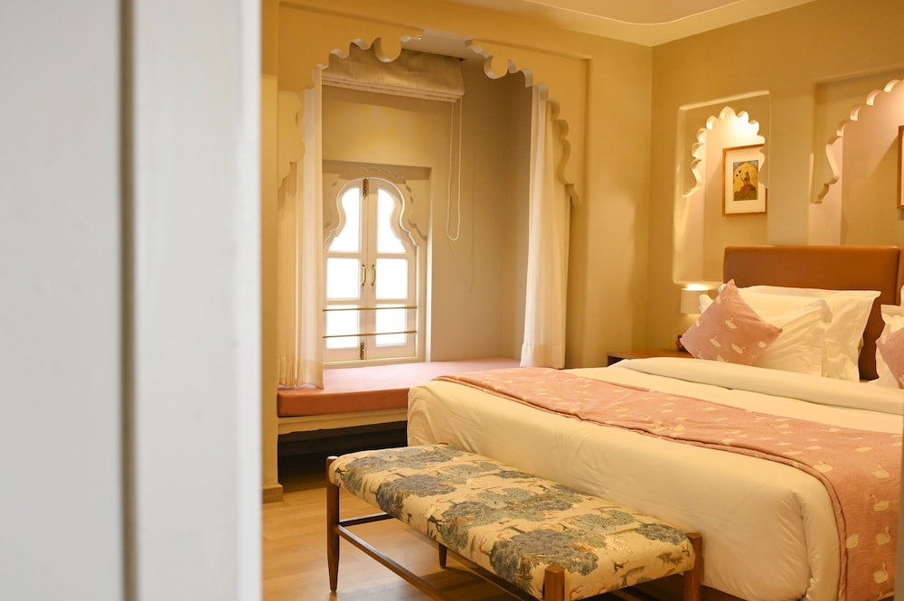 HOTEL POONAM HAVELI 19/50