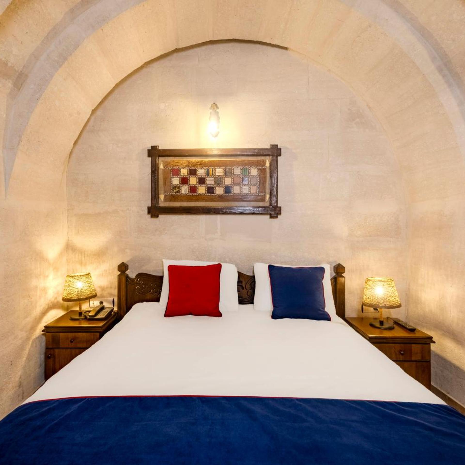 Arch, Double Bed