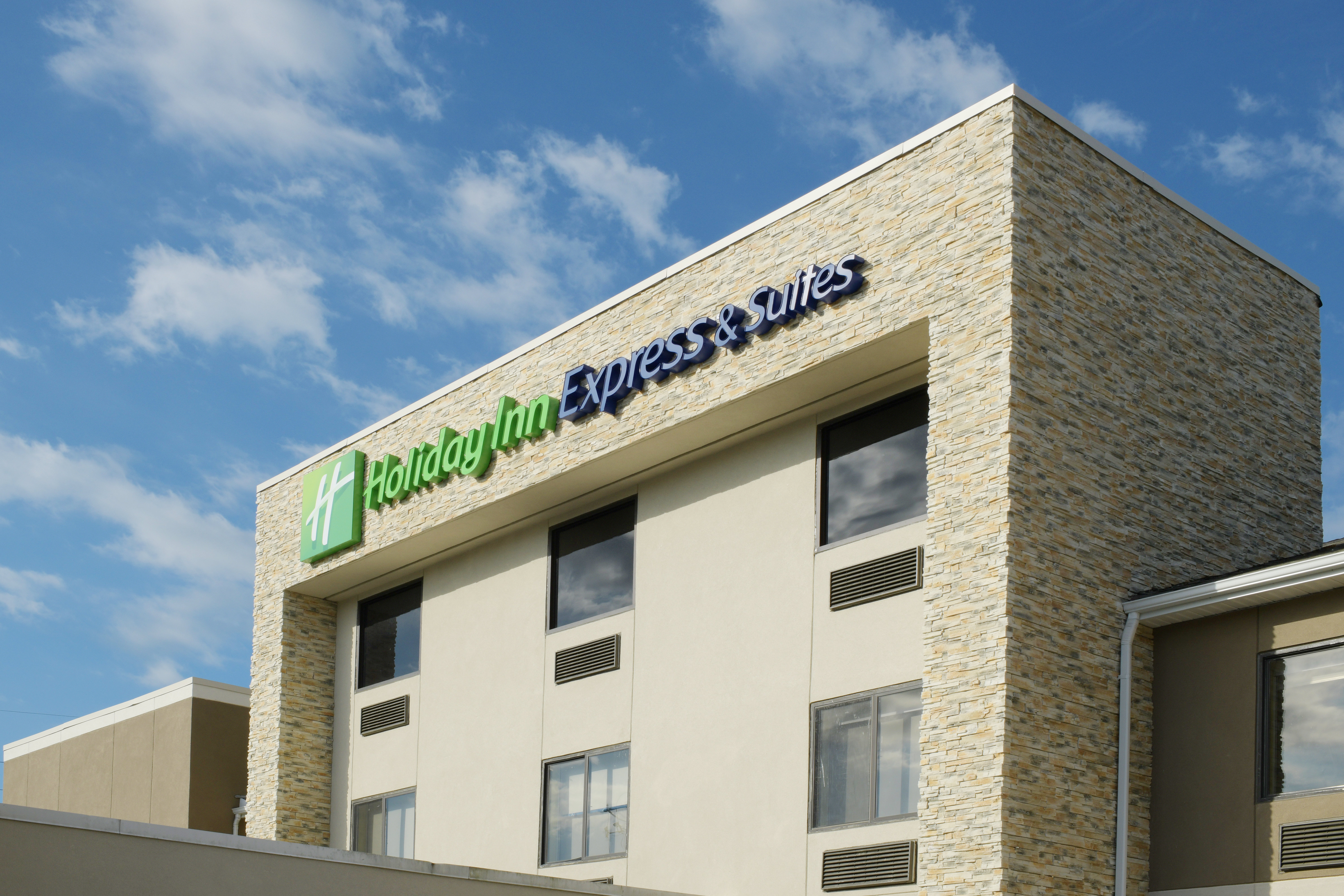 Holiday Inn Express and Suites Williamstown - Glassboro, an IHG Hotel (ex. Best Western Monroe Inn) 2/62
