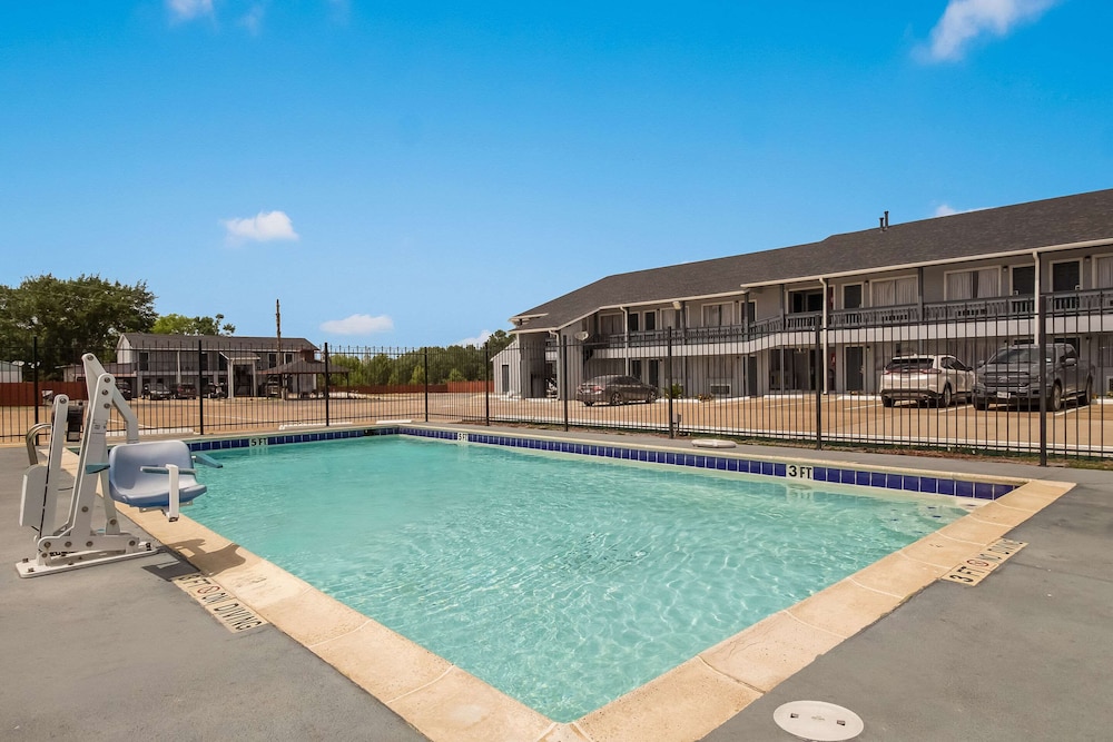 Quality Inn Madisonville TX 1/41