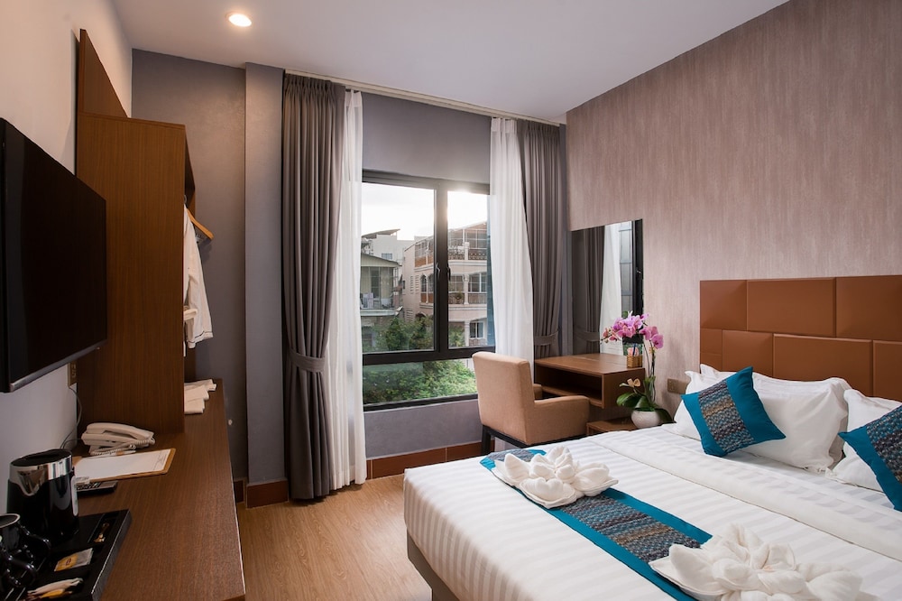 DELUXE, DOUBLE BED
