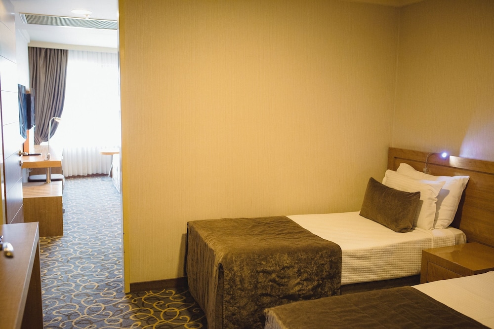 Volley Hotel Izmir 40/63