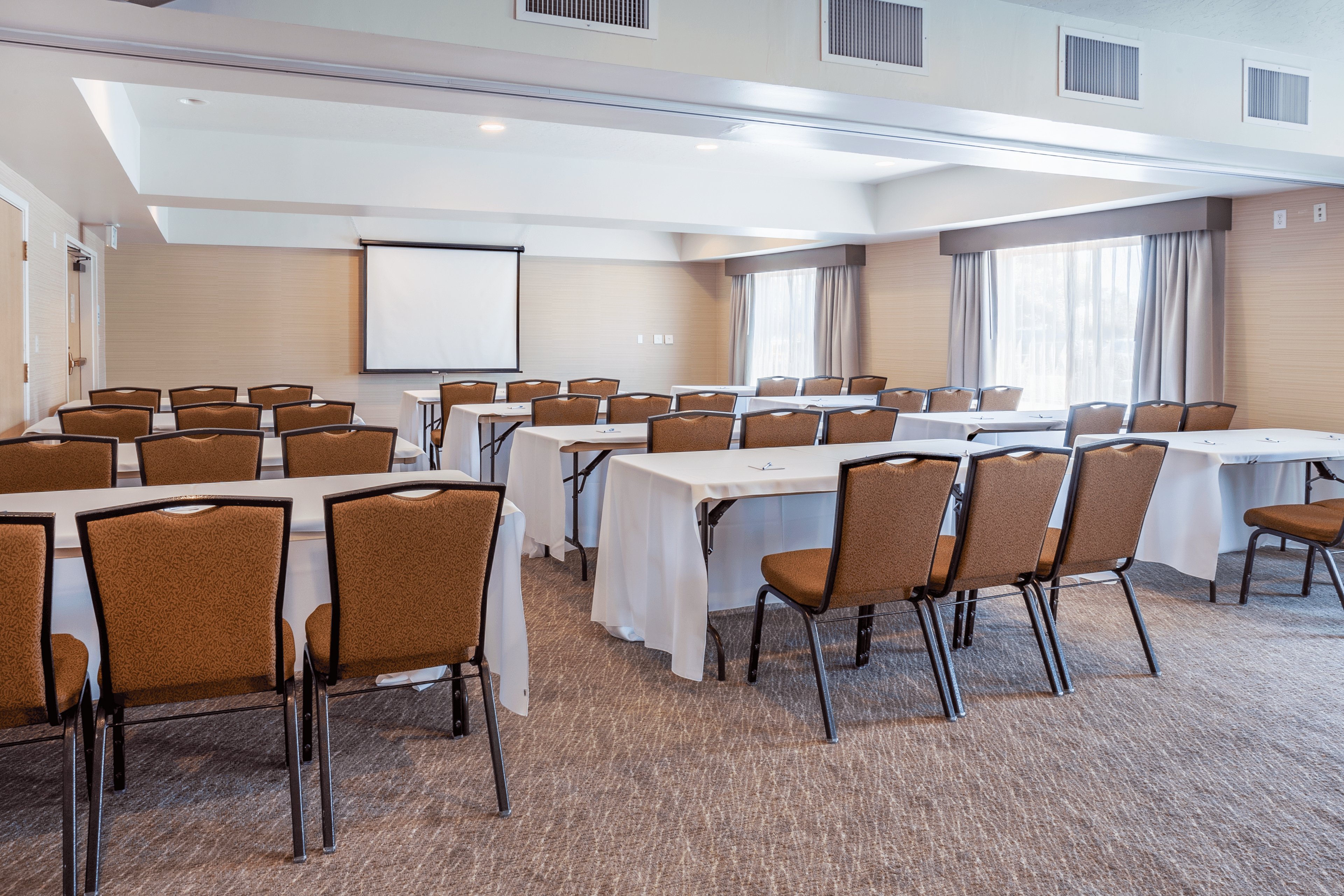 Holiday Inn Express Hotel Suites San Jose Morgan Hill 56/62