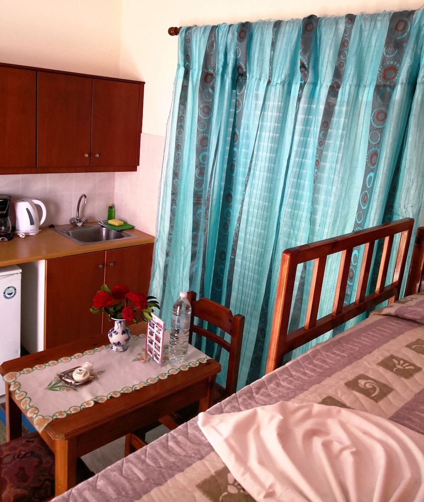 Yiannis Apartments Kos 12/25