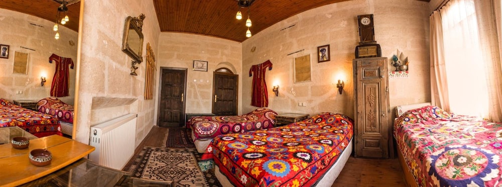 Kirkit Hotel 35/50