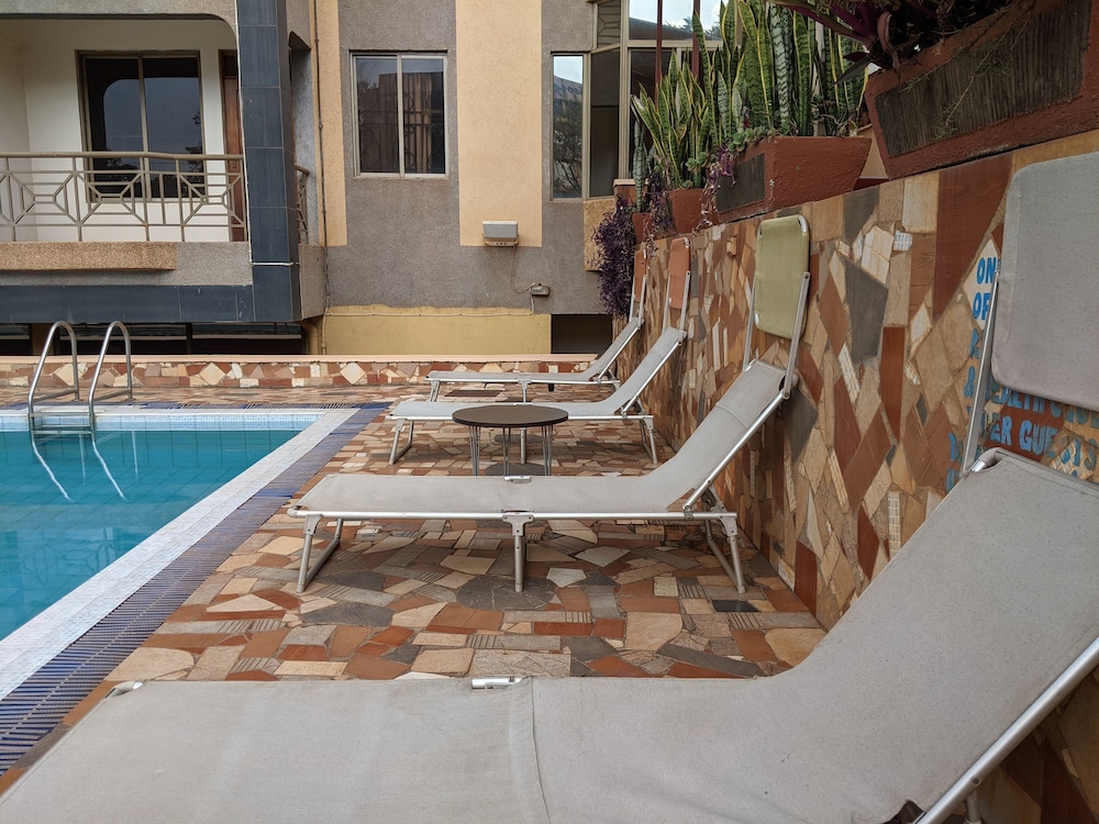 Prestige Hotel Suites 23/50