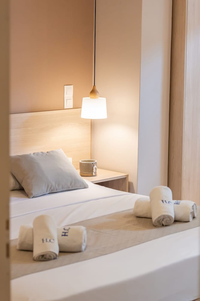 Contessa Hotel 48/105