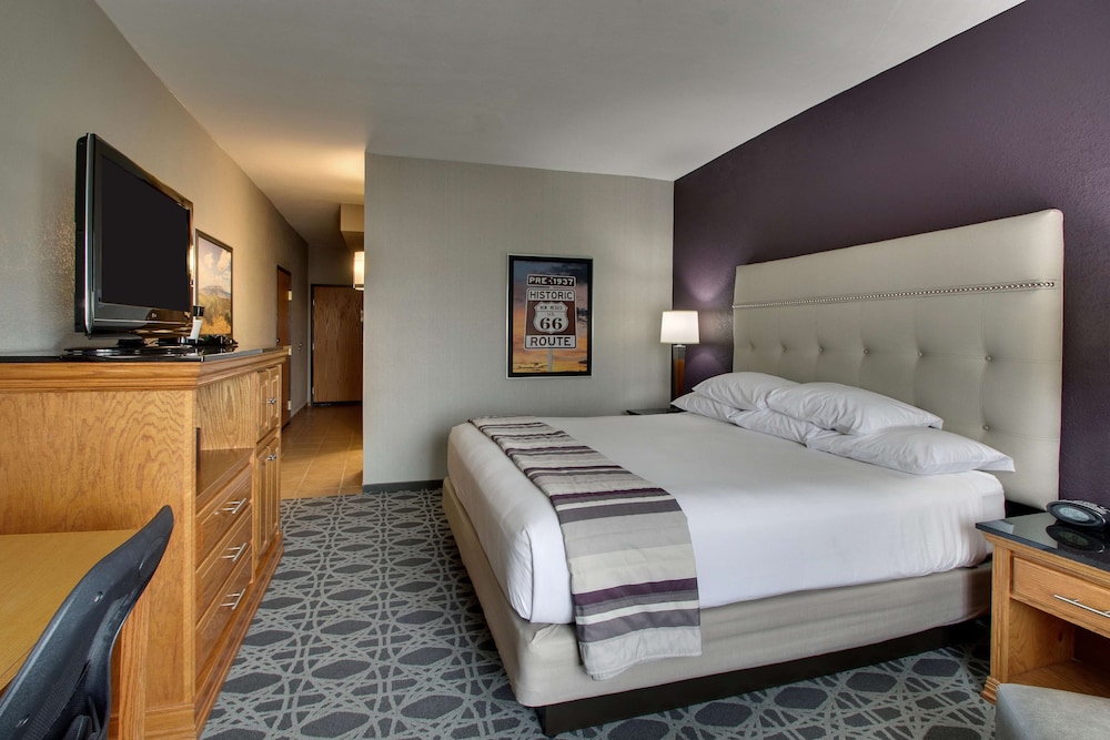 Drury Inn and Suites Albuquerque North 16/50