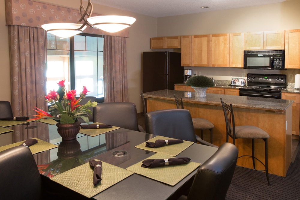 Holiday Inn Hotel Suites St Paul Ne Lake Elmo 65/80