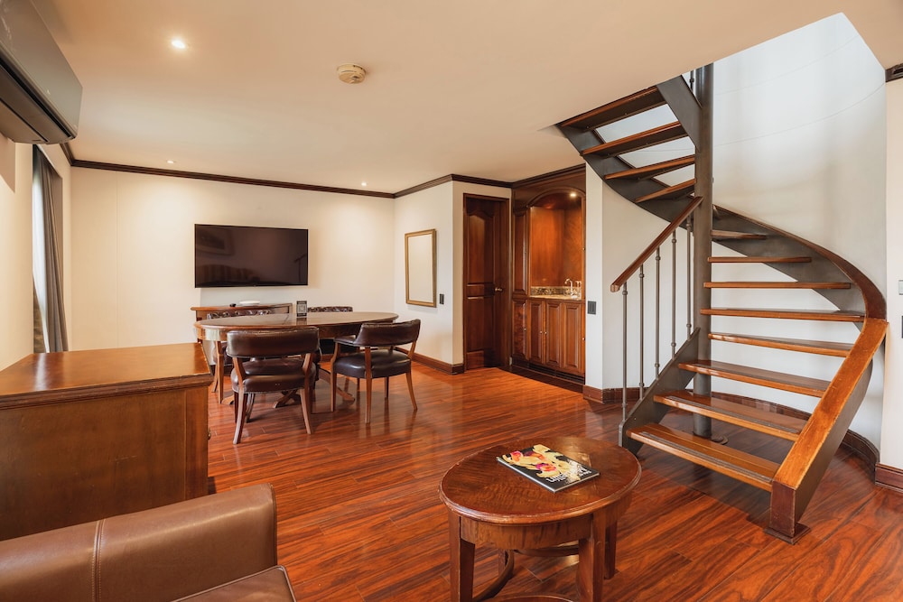 Hotel Park 10 83/88