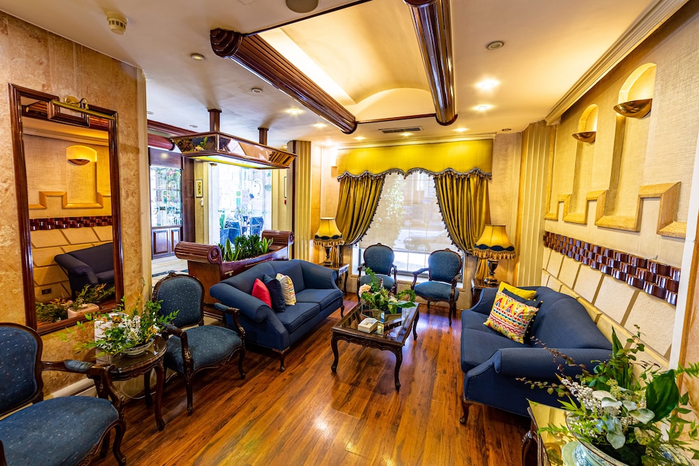 Comfort Hotel Suites 25/48