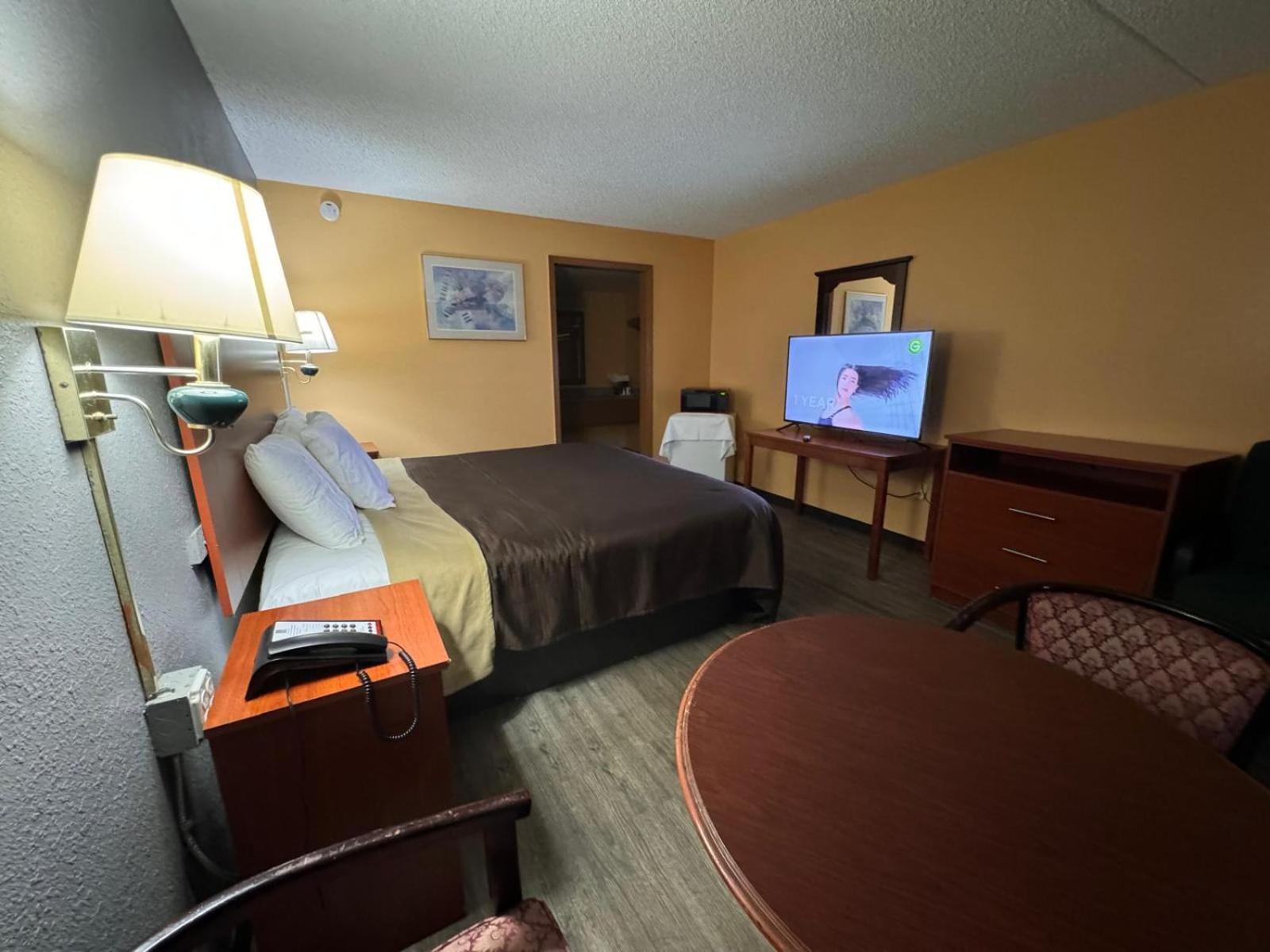 College Inn Spartanburg 26/33