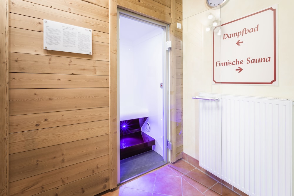 HOTEL SCHOENEGG 7/50