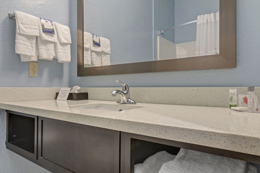 Iris Garden Inn 14/54
