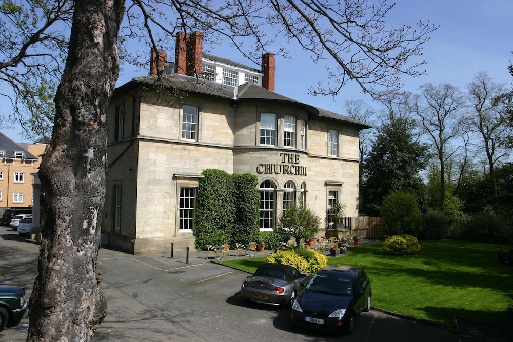The Churchill Hotel 77/82