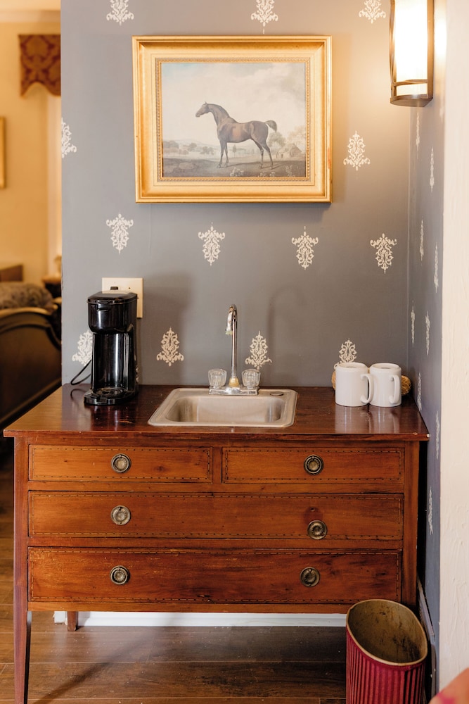 Montgomery Inn BnB 6/50