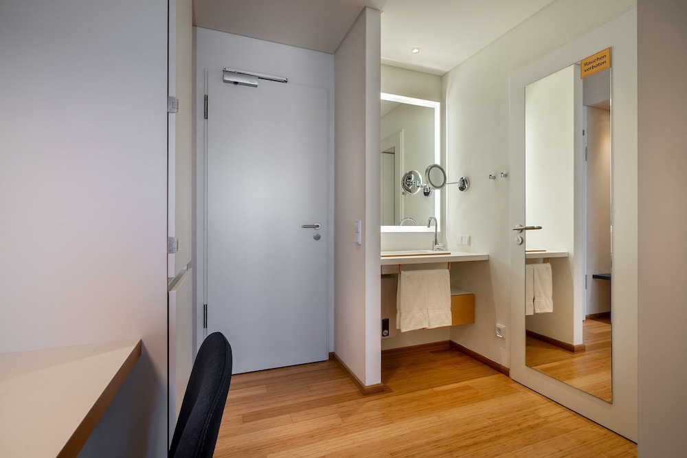Holiday Inn - the niu, Hide Berlin Friedrichshain by IHG 17/58