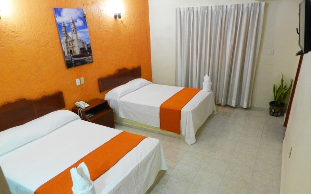 Uxulkah Hotel 9/60