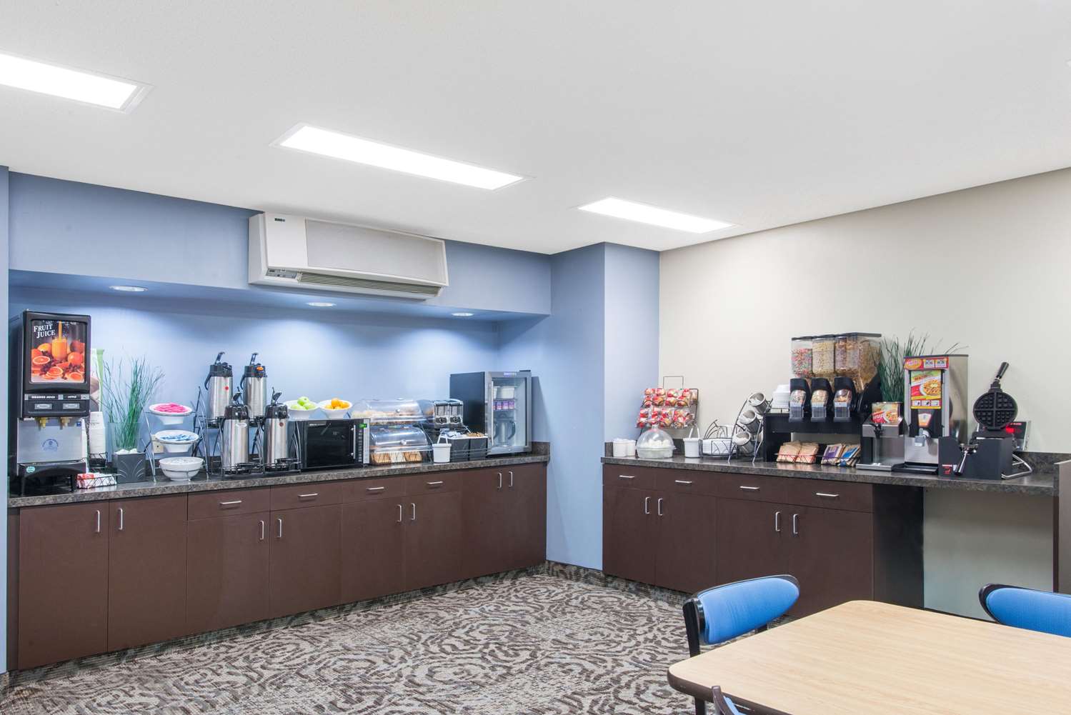 Microtel Inn & Suites by Wyndham Seneca Falls 5/9