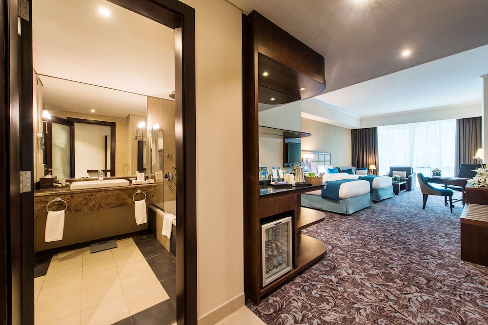 Golden Tulip Doha 8/67