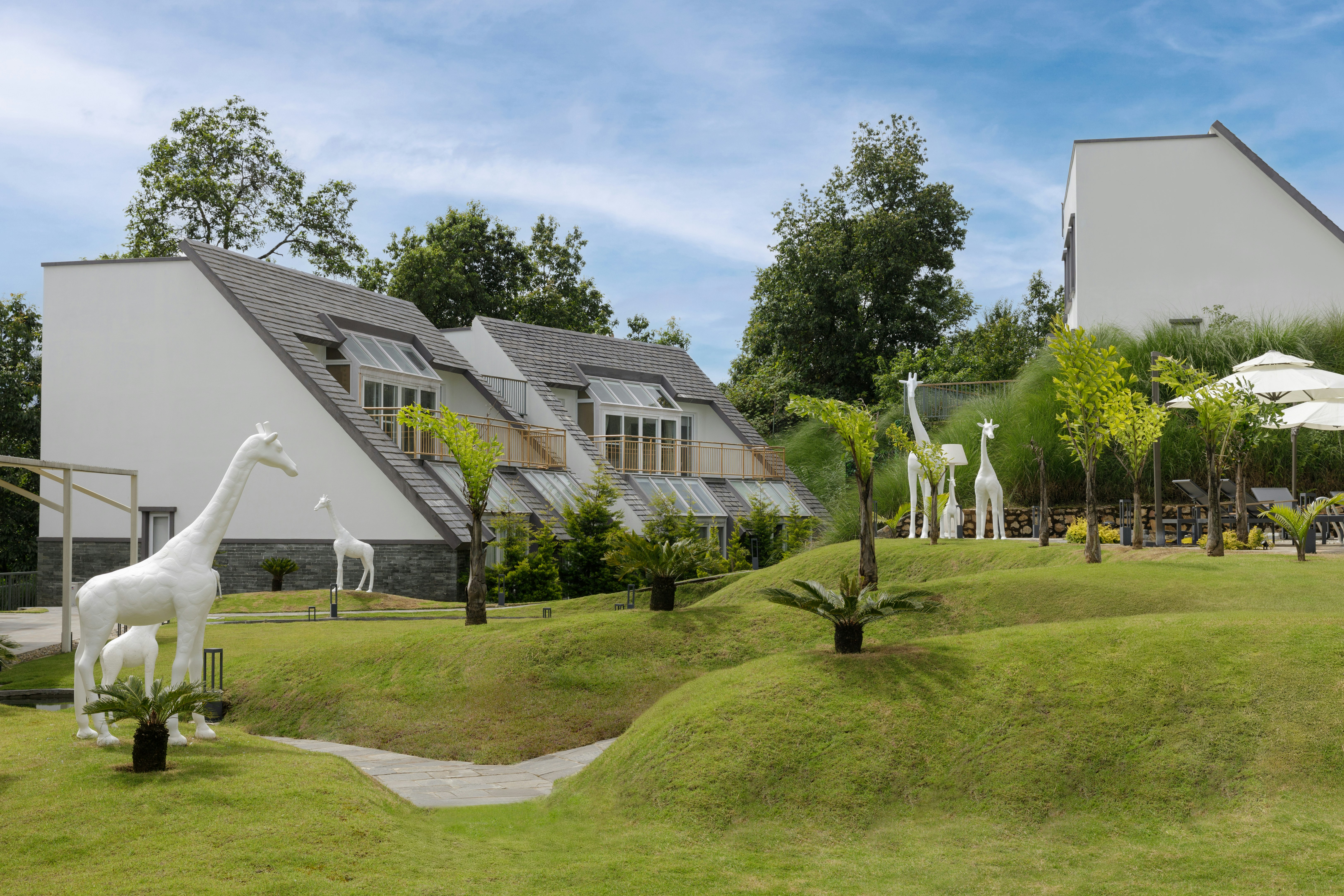 Himalayan Hideaway Resort Pokhara, The Centara Collection 56/62