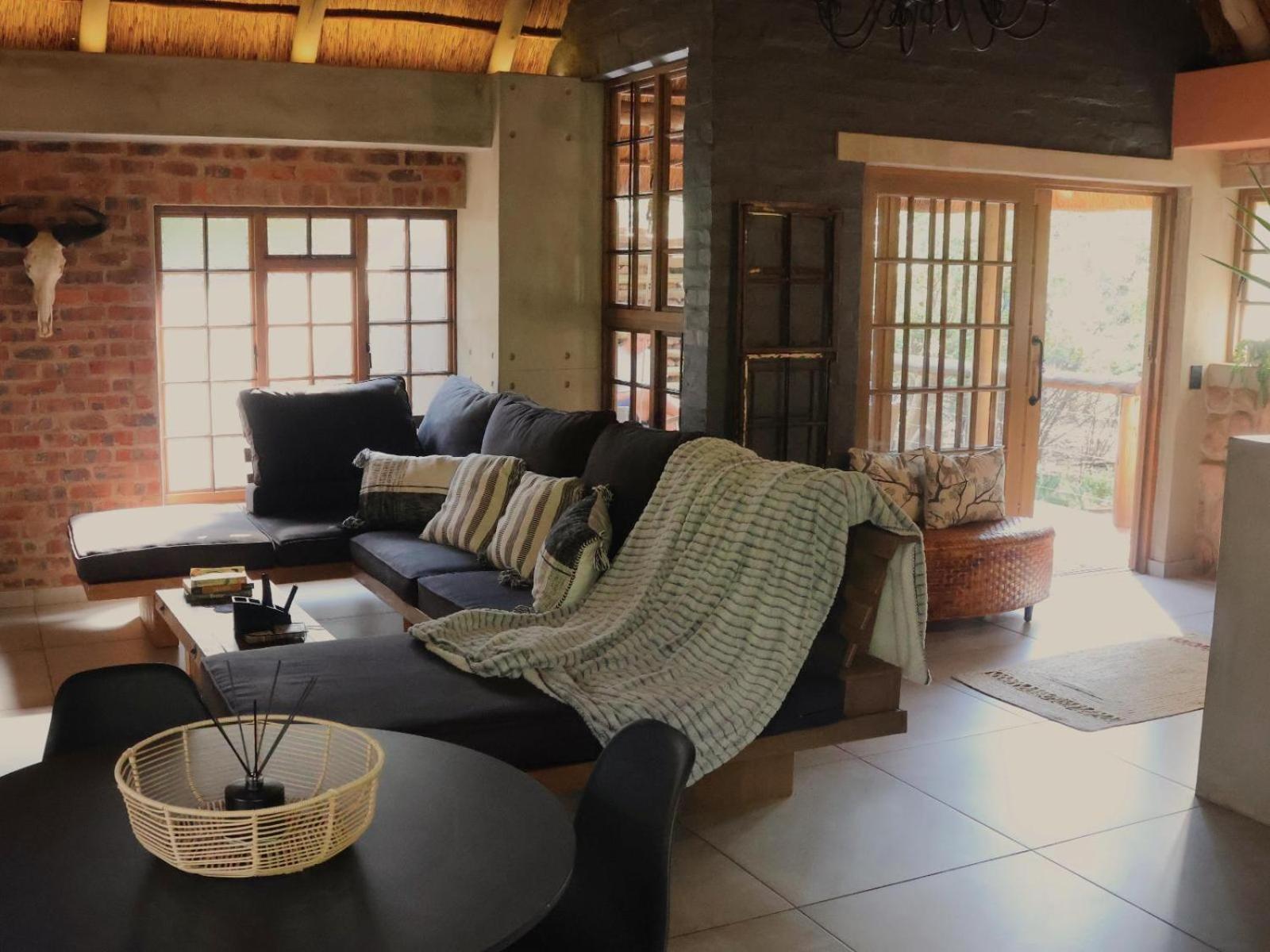 Monkey Thorn Cottage 23/50