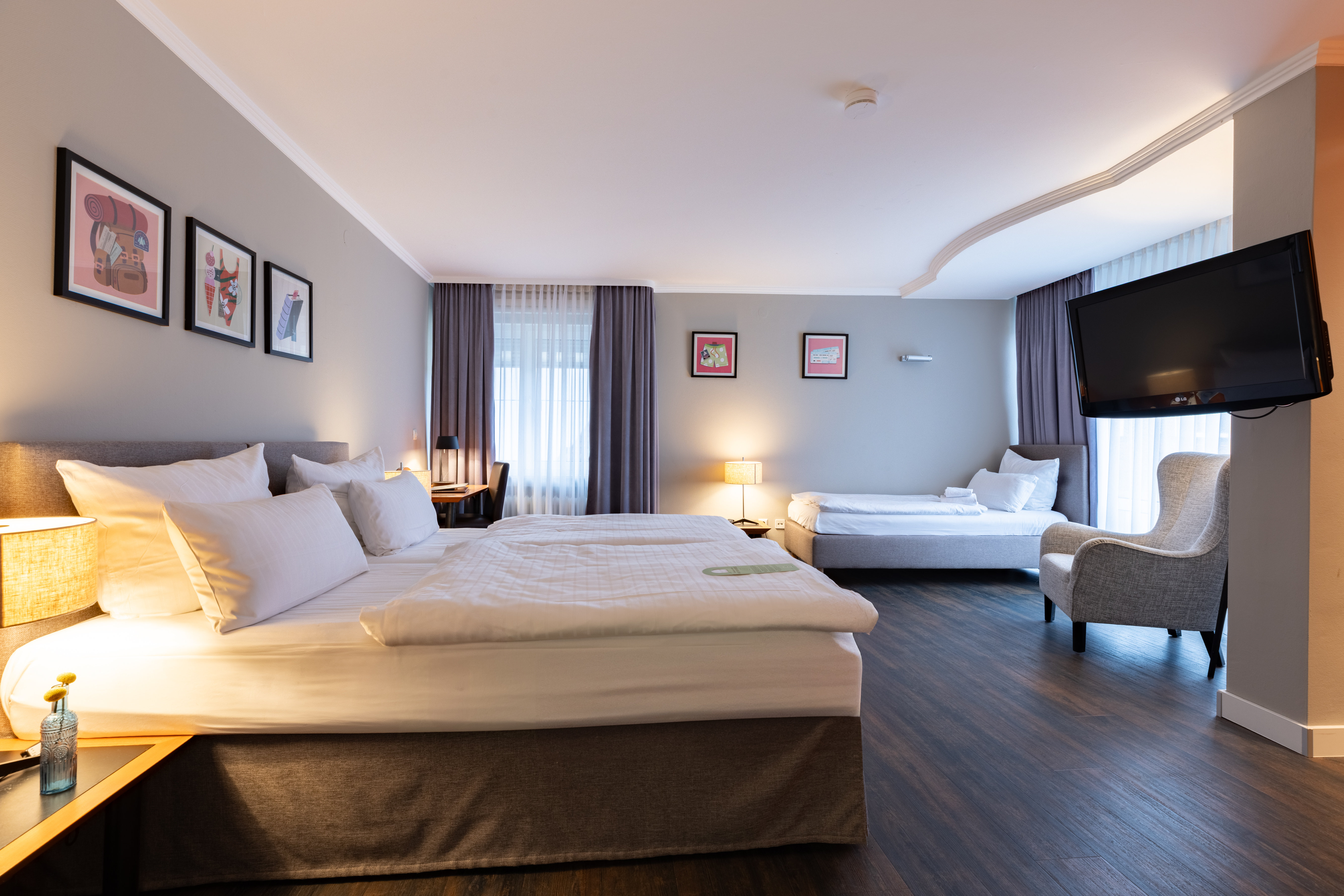 غرفة بريميوم بسرير كوين في الملحق، Garner Hotel Friedrichshafen By IHG 5/9