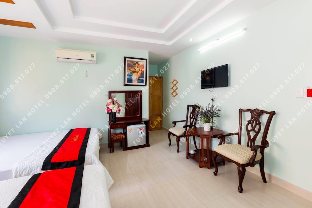 Tuyet Lan Hotel 53/63