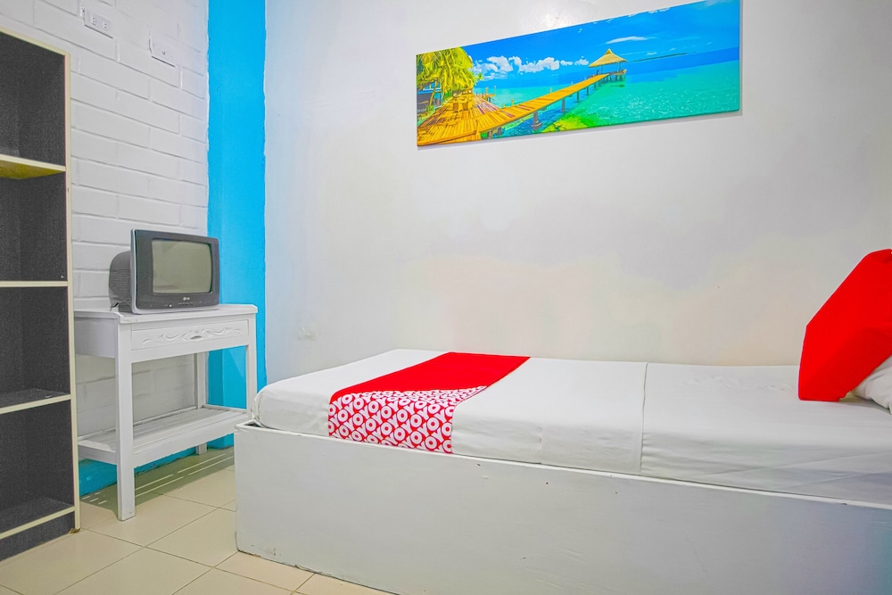 La Maria Pension & Tourist Inn Hotel 36/51