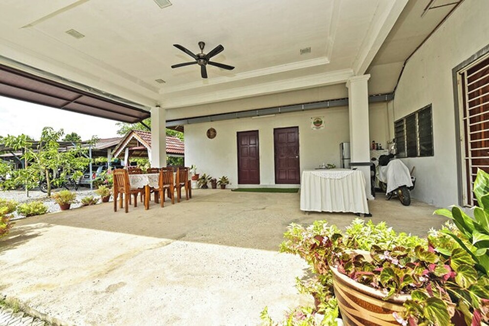 OYO Home 90388 Homestay Masha 5/26