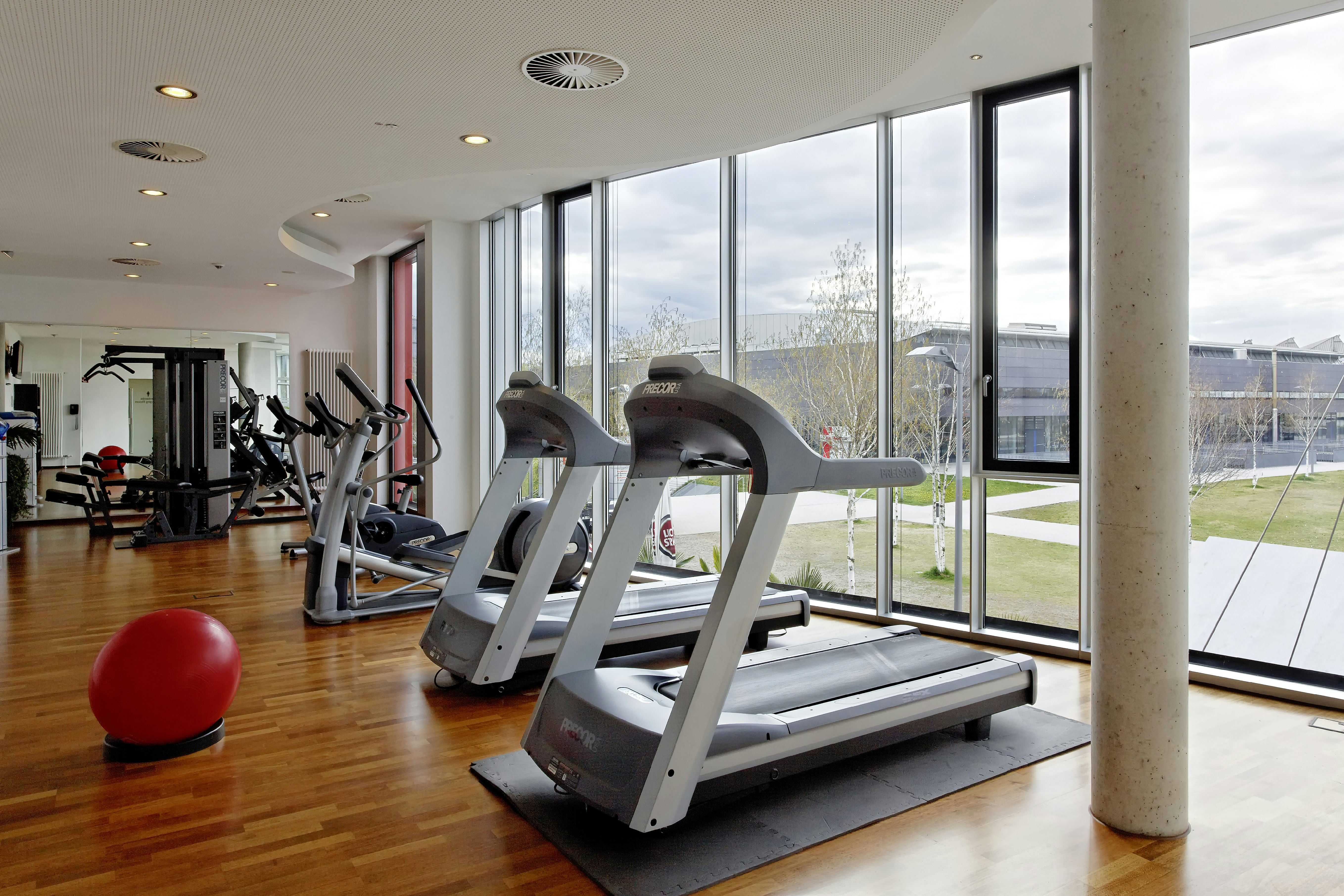 Hilton Garden Inn Stuttgart Neckarpark 11/24