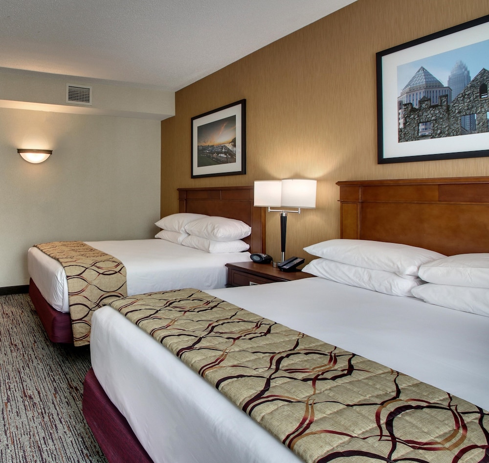 Drury Inn & Suites Charlotte Northlake 13/50