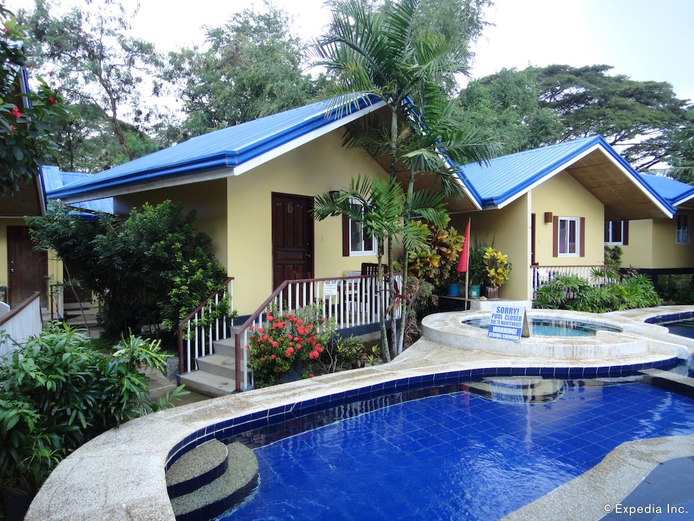 Blue Lagoon Inn Suites 23/25