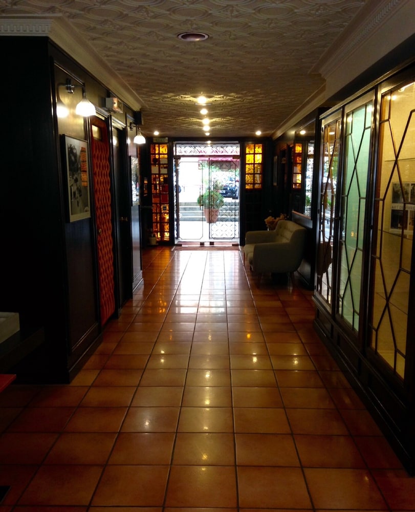 Hotel Albion 8/47