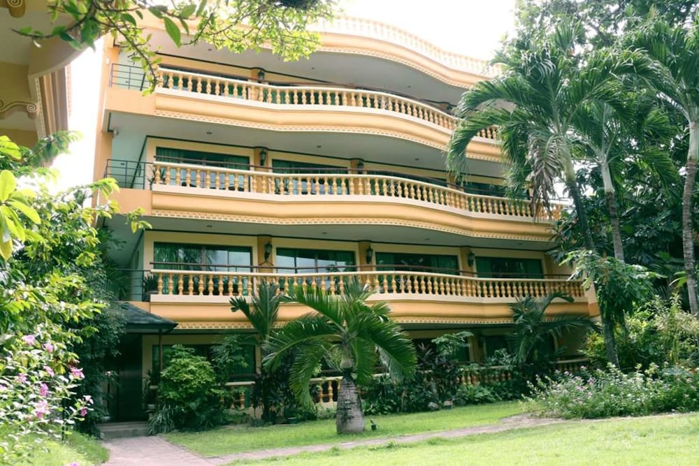 Paradise Garden Resort Hotel and Convention Center in BORACAY
