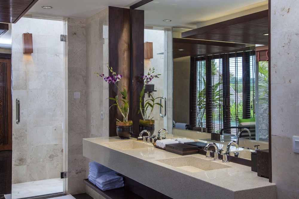 Sanctoo Suites And Villas 16/76