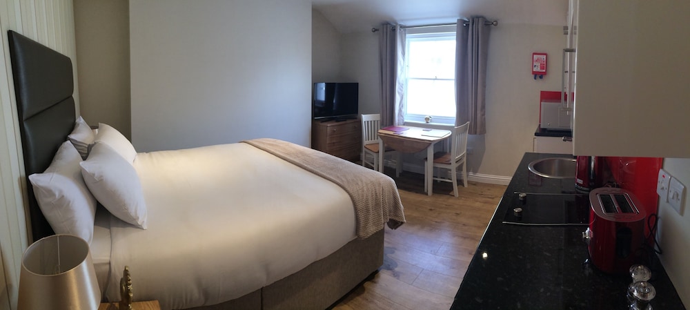 SUPERIOR, STUDIO, DOUBLE BED, ANNEX