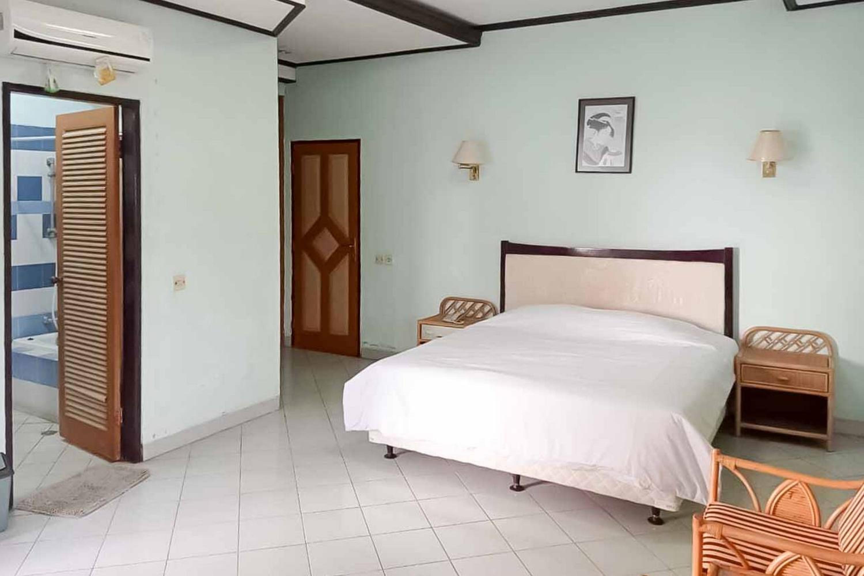 RedDoorz Plus near Tugu Mercusuar Anyer 19/50
