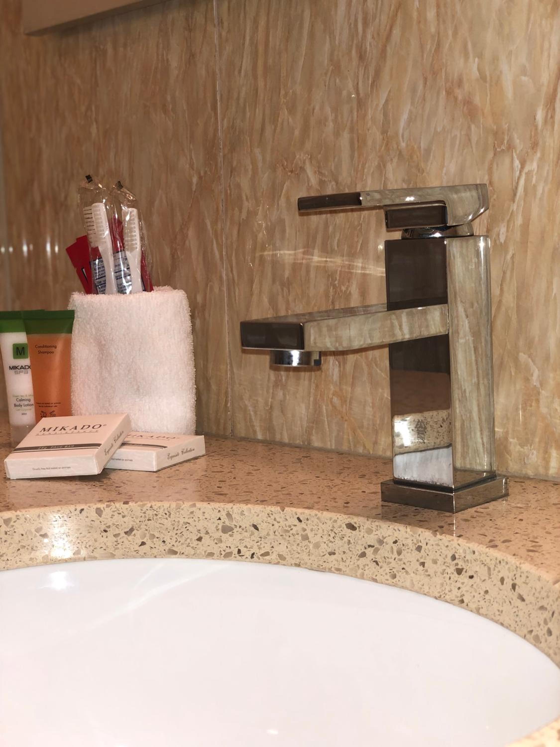 Elmhurst Hotel 11/50
