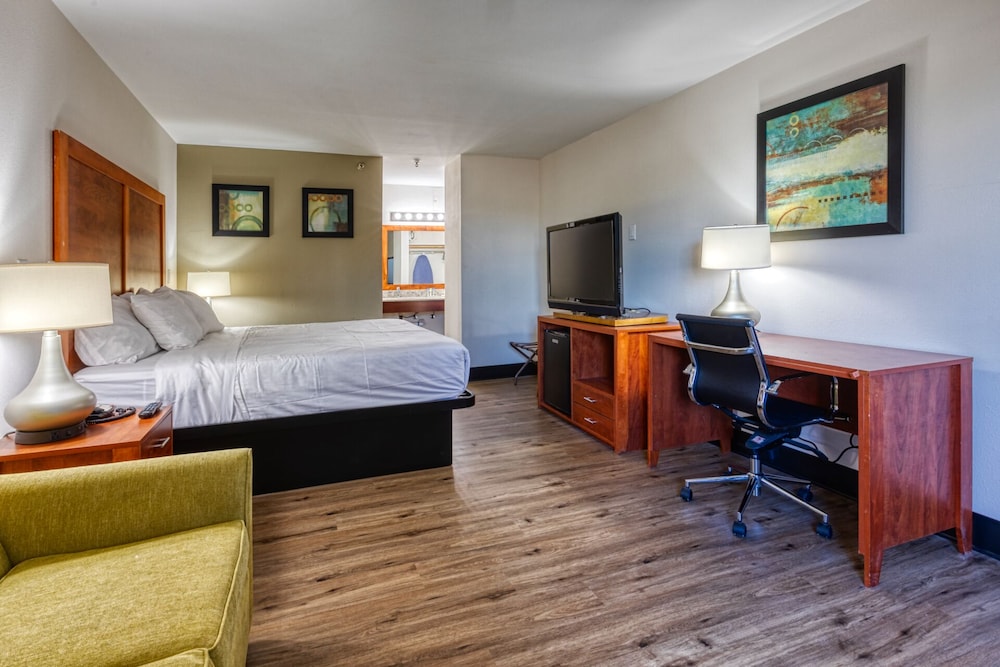 The Hotel Serene Glendale Peoria, Surestay Collection by BW 19/27