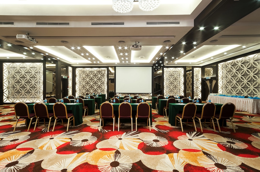 Promenade Hotel Bintulu 35/40