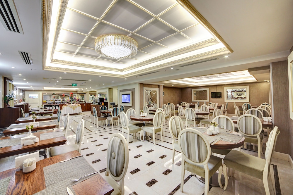 Halifaks Hotel 41/50