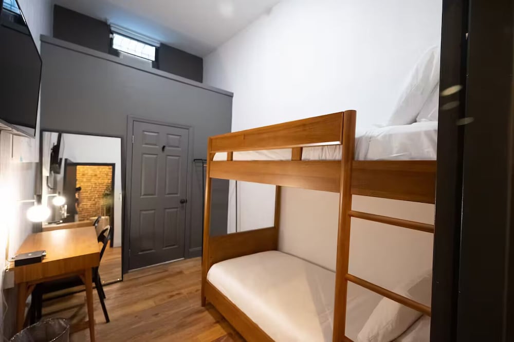 SUITE, DOUBLE BED