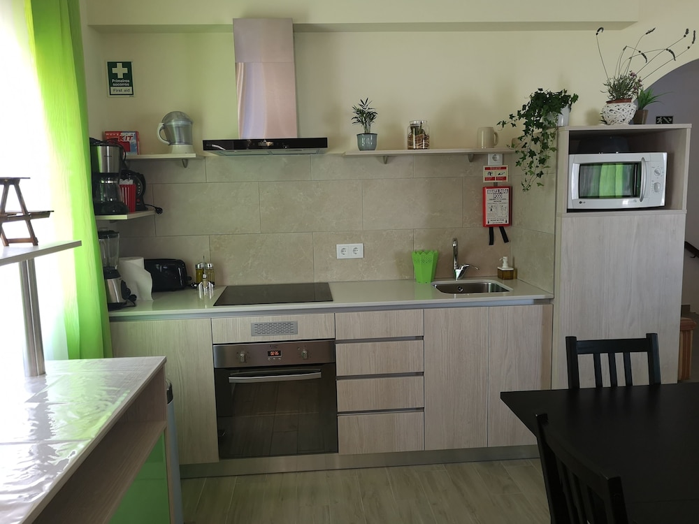 Sensations Guesthouse 4/50